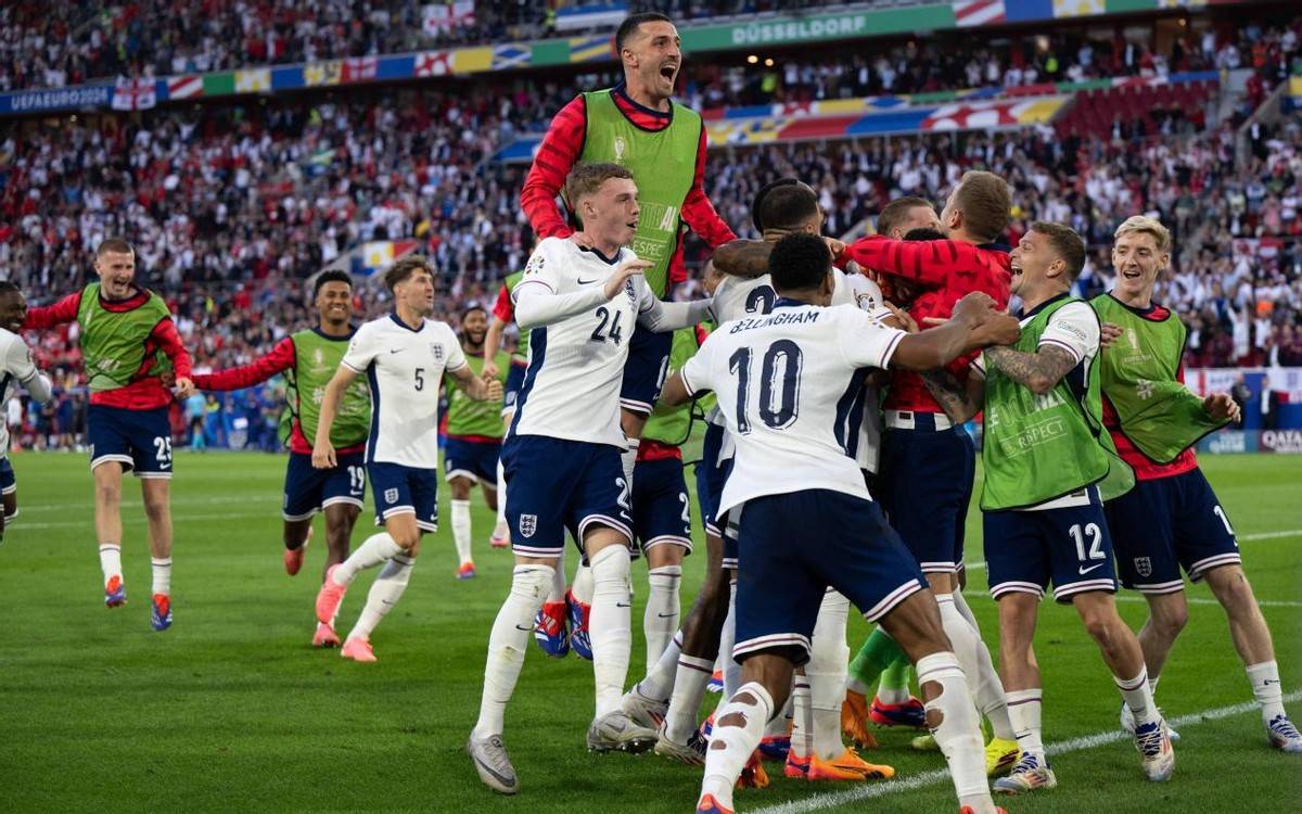 关于英格兰队获得胜利，顺利晋级欧锦赛的信息