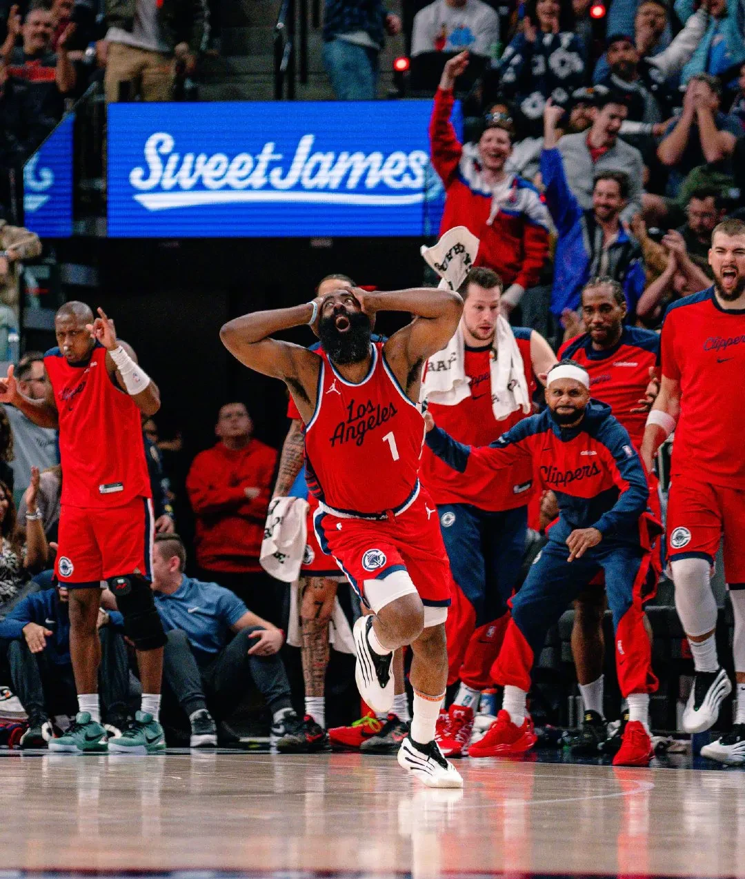 快船绝杀逆转夺得关键胜利晋级季后赛的简单介绍