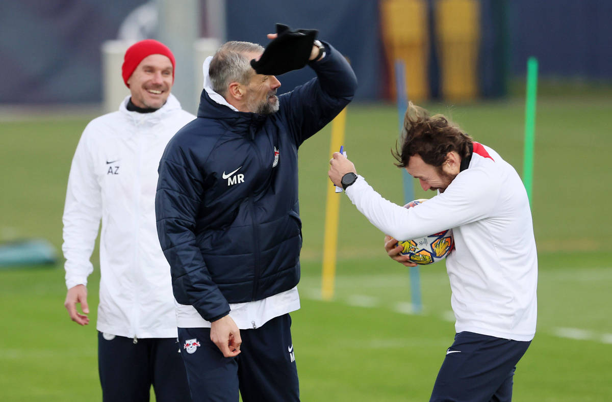 包含足球世界的巨星将在赛场上奋力拼搏的词条 包含足球世界的巨星将在赛场上奋力拼搏的词条