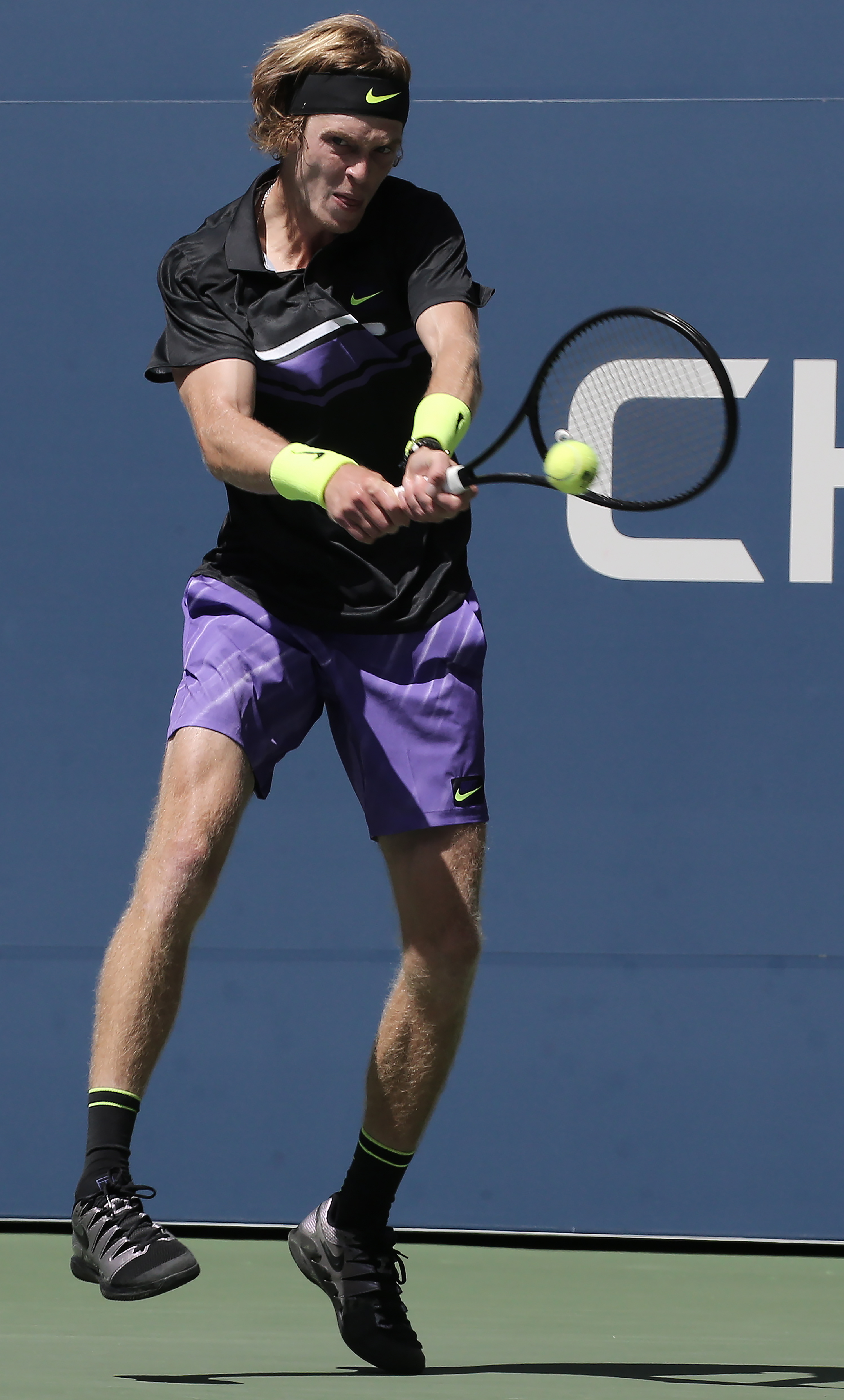 日本网球队强势英国网球队，西西帕斯关键制胜的简单介绍