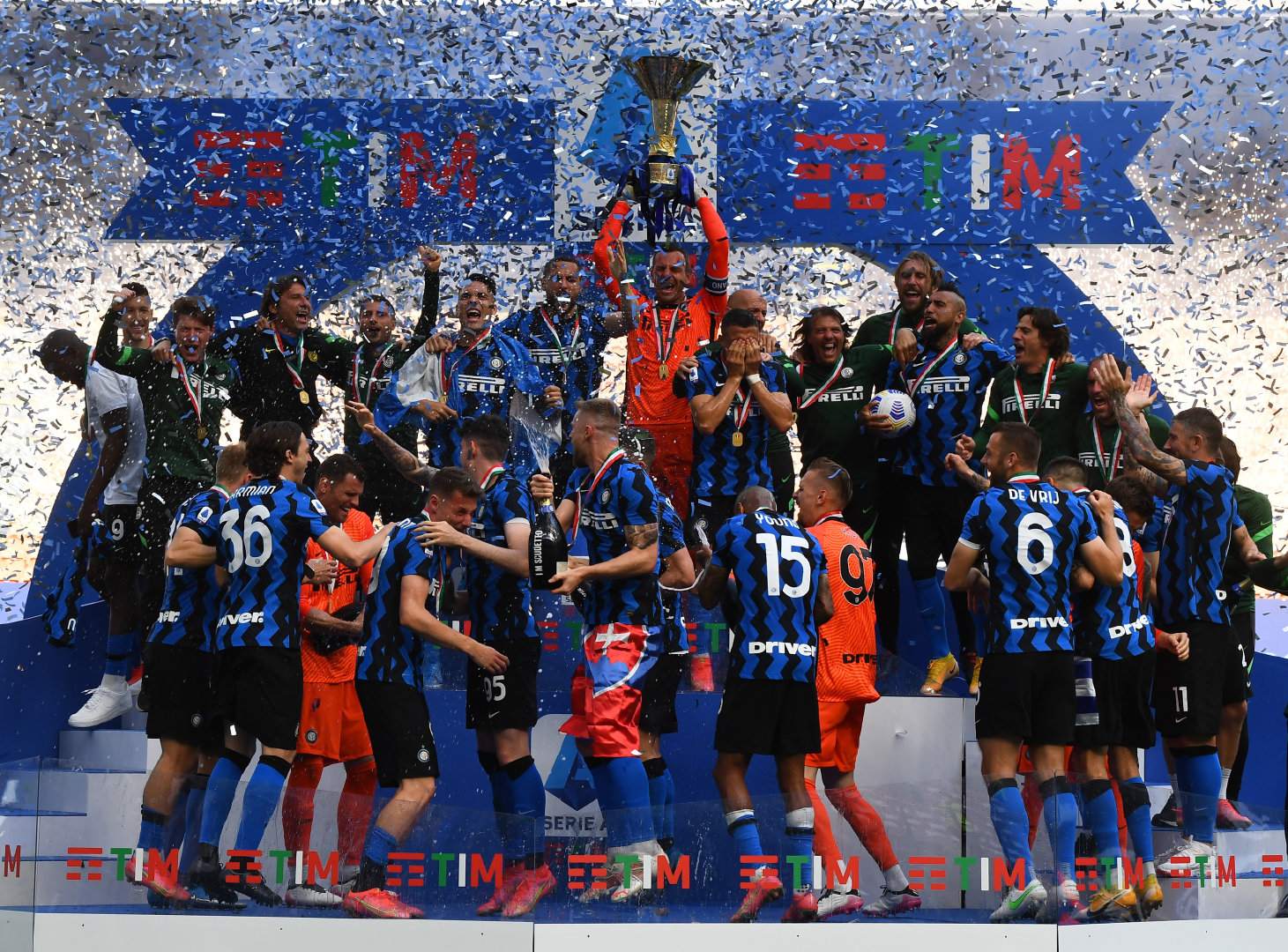 关于意大利足球联赛中的豪华阵容令人期待！的信息