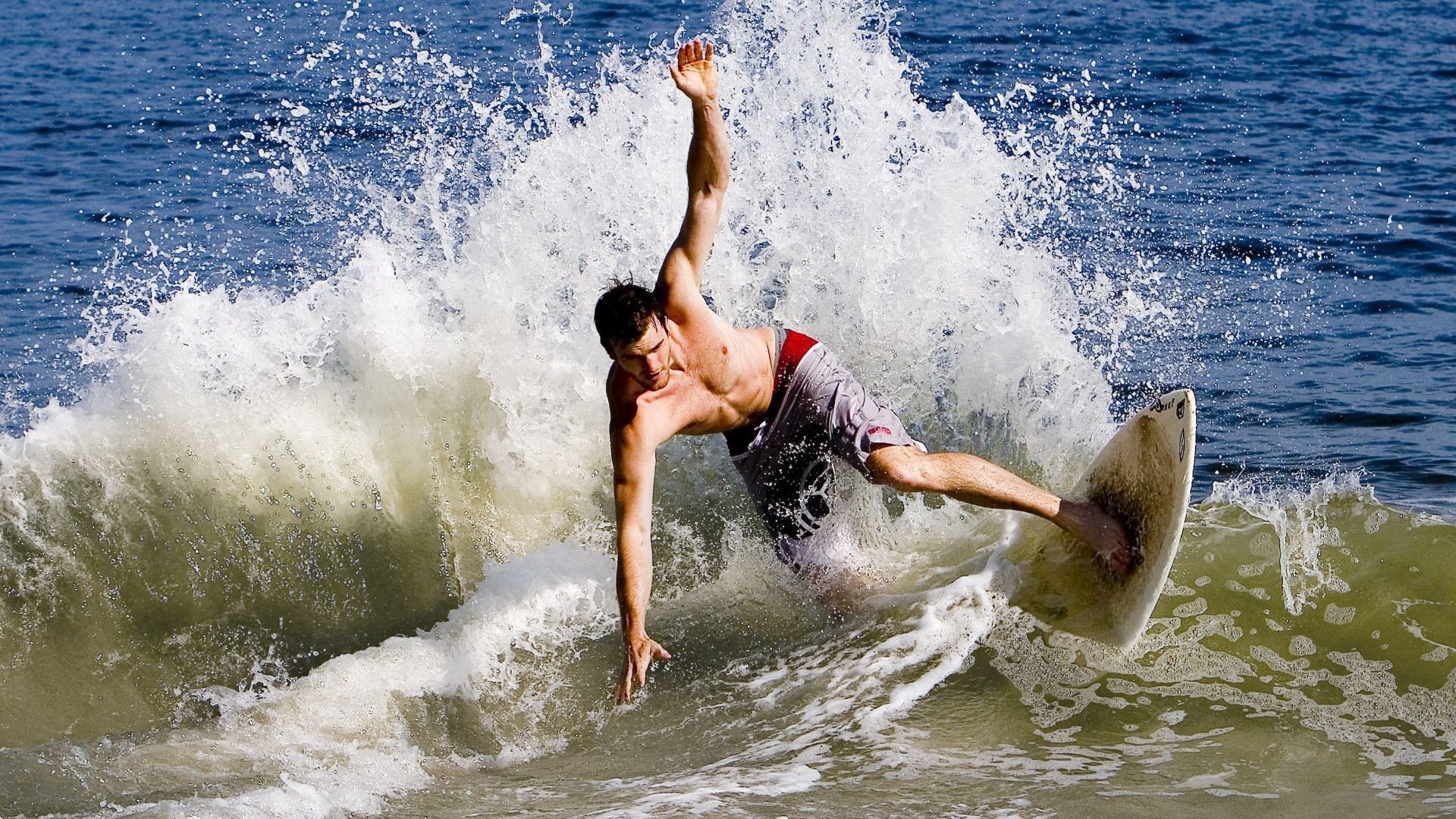 卡塞米罗爆发，多特蒙德压制摩纳哥，一场战术与意志的较量